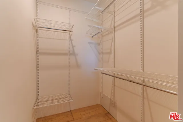 $1,800 | 3785 West Livia Lane, Los Angeles, CA 90039