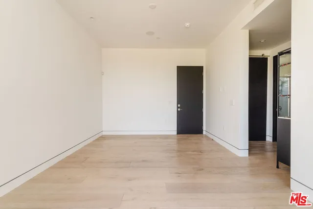 $1,800 | 3785 West Livia Lane, Los Angeles, CA 90039