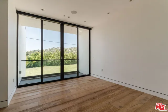 $1,800 | 3785 West Livia Lane, Los Angeles, CA 90039