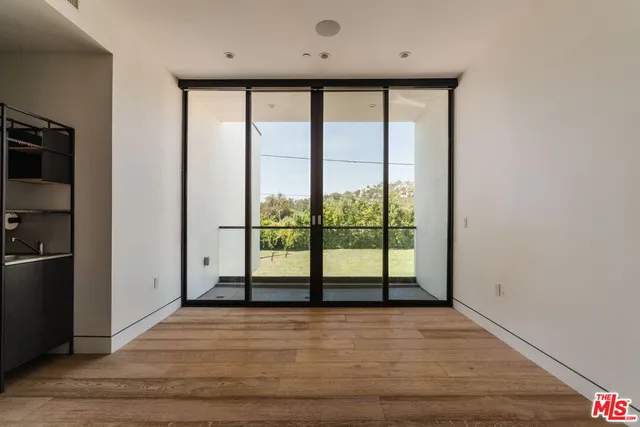 $1,800 | 3785 West Livia Lane, Los Angeles, CA 90039