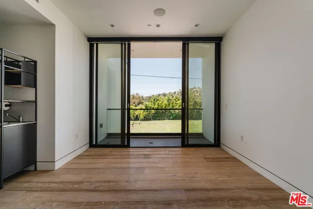 $1,800 | 3785 West Livia Lane, Los Angeles, CA 90039