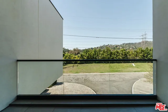 $1,800 | 3785 West Livia Lane, Los Angeles, CA 90039