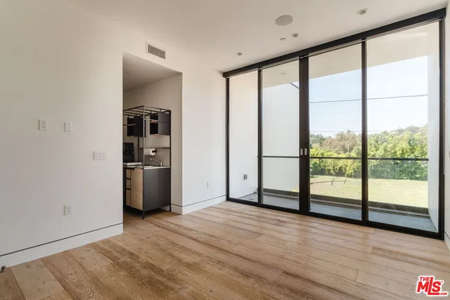 $1,800 | 3785 West Livia Lane, Los Angeles, CA 90039