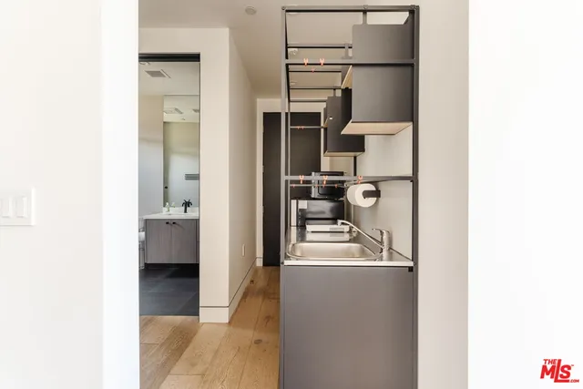 $1,800 | 3785 West Livia Lane, Los Angeles, CA 90039