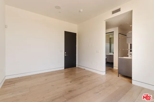 $1,800 | 3785 West Livia Lane, Los Angeles, CA 90039