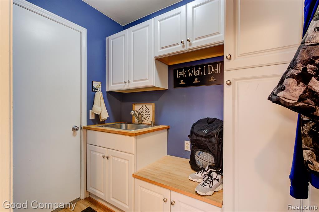 343 Whitney Drive Rochester Hills, MI 48307 - Photo 22 of 43