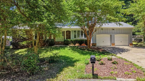 $555,000 | 1102 Montvale Circle, Signal Mountain, TN 37377