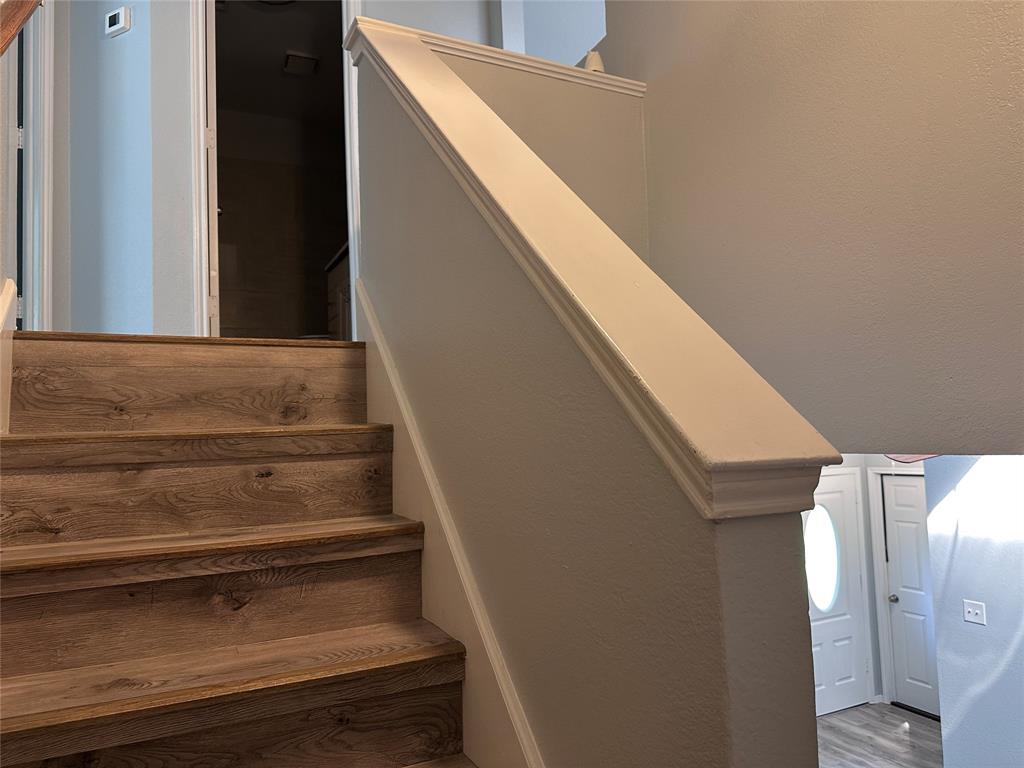 116 Main Place Euless, TX 76040 - Photo 21 of 31 a view of entryway