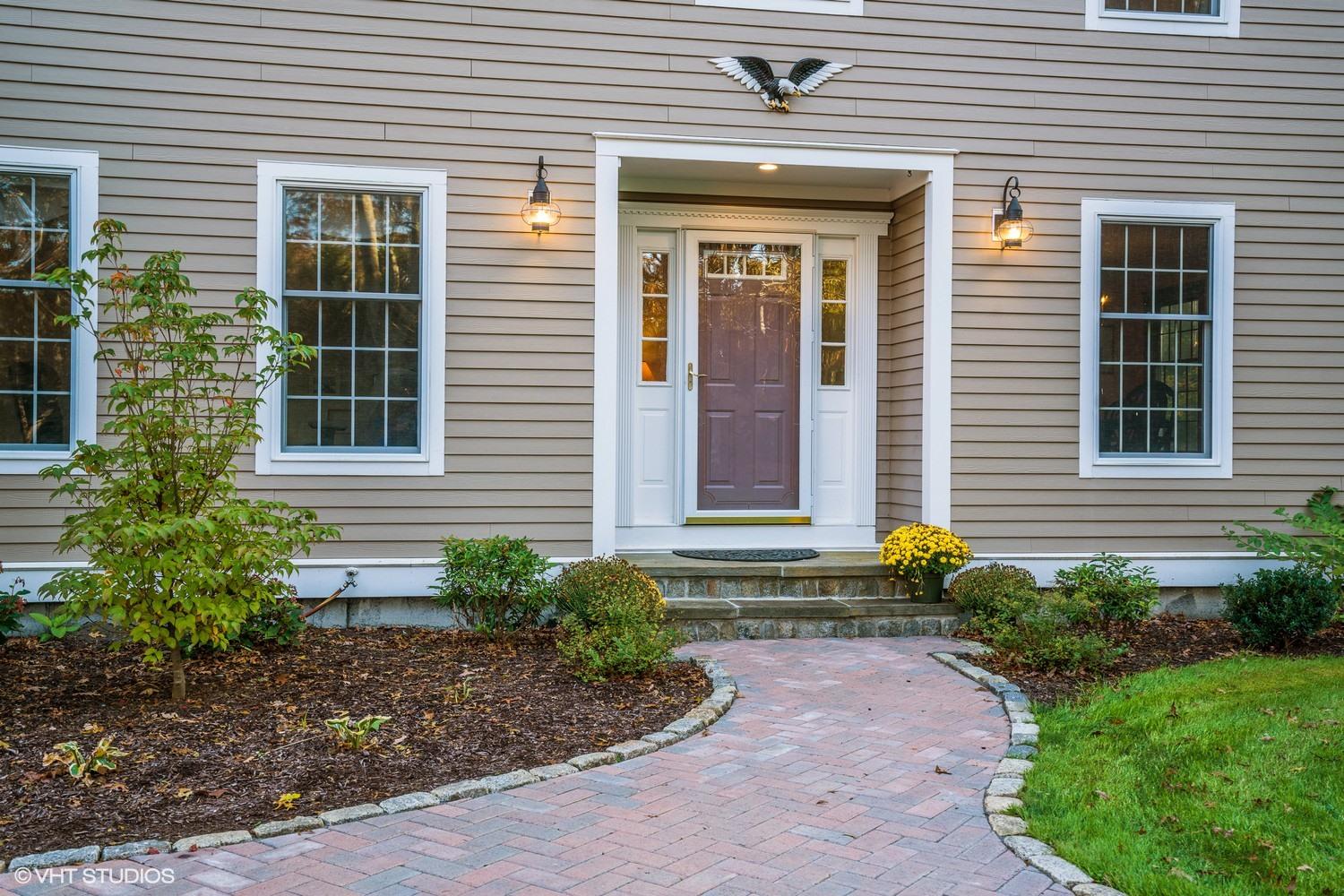 72 John Ewer Road Sandwich, MA 02563 - Photo 2 of 20 a front view of a house