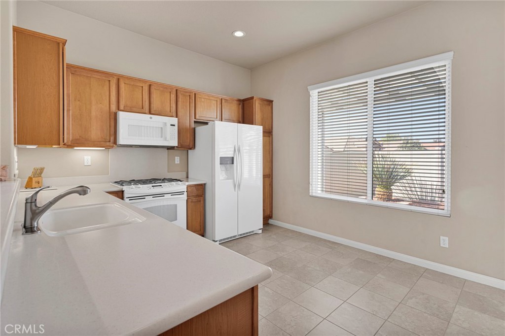 10149 Darby Road Apple Valley, CA 92308 - Photo 14 of 46
