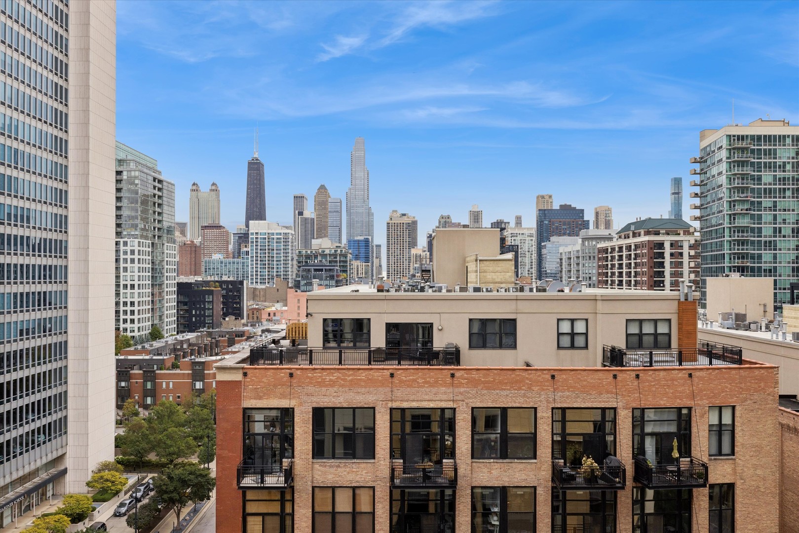 720 North Larrabee Street, Unit 1002 Chicago, IL 60654 - Photo 13 of 20 a view of a tall building