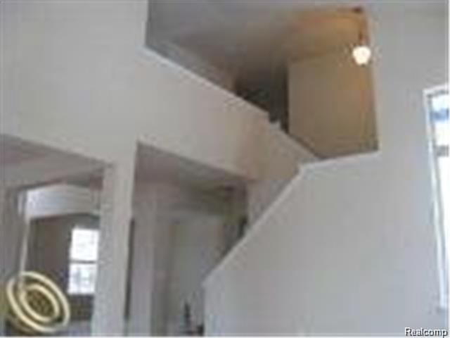34539 Quaker Valley Road Farmington Hills, MI 48331 - Photo 8 of 9