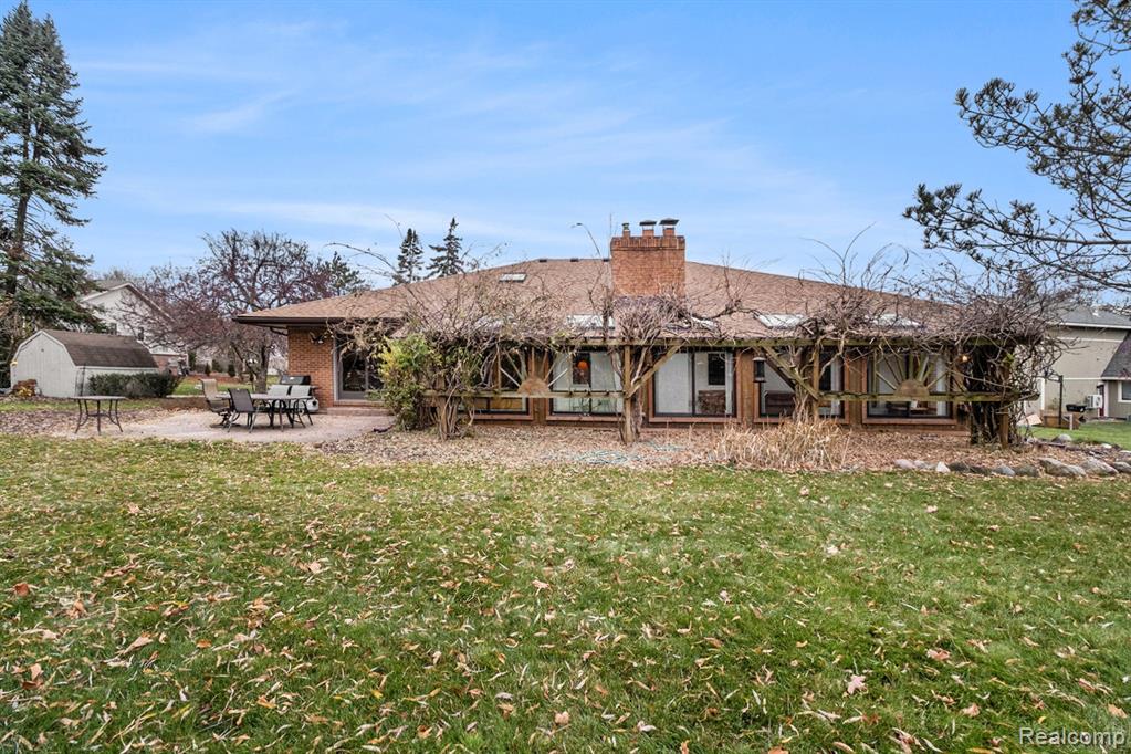 26032 Steele Road Farmington Hills, MI 48331 - Photo 32 of 38