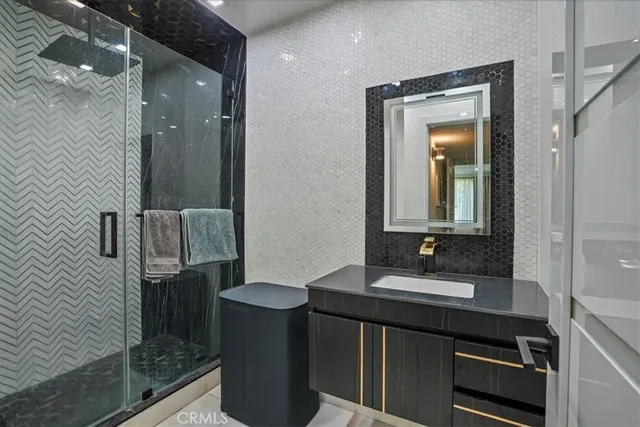 $420,000 | 12720 Burbank Boulevard, Unit 118, Valley Village, CA 91607