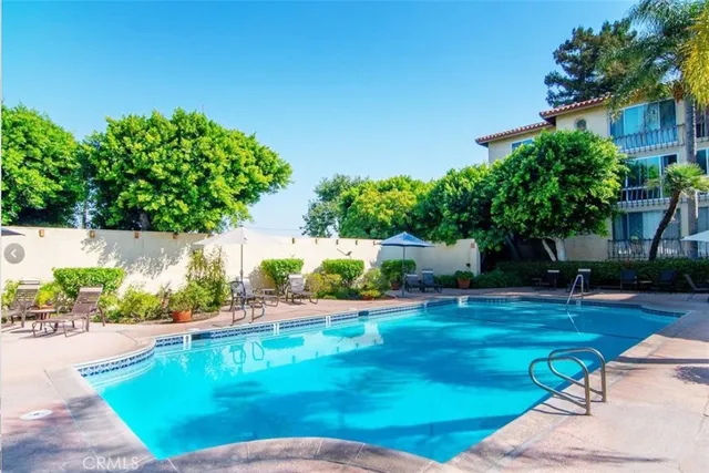 $420,000 | 12720 Burbank Boulevard, Unit 118, Valley Village, CA 91607