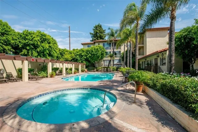 $420,000 | 12720 Burbank Boulevard, Unit 118, Valley Village, CA 91607