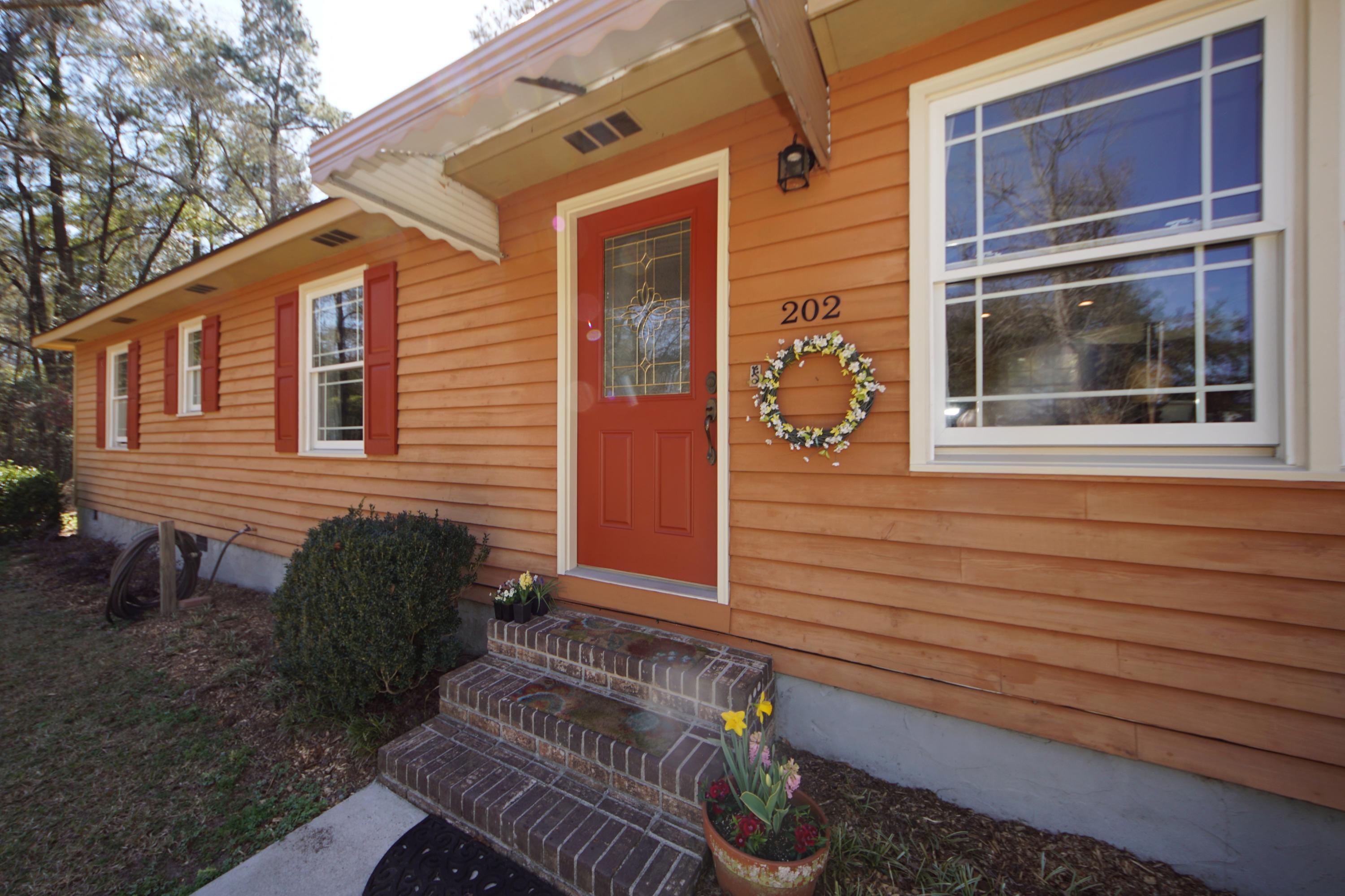 202 Autumn Run Road St. George, SC 29477 - Photo 4 of 48 030821 275