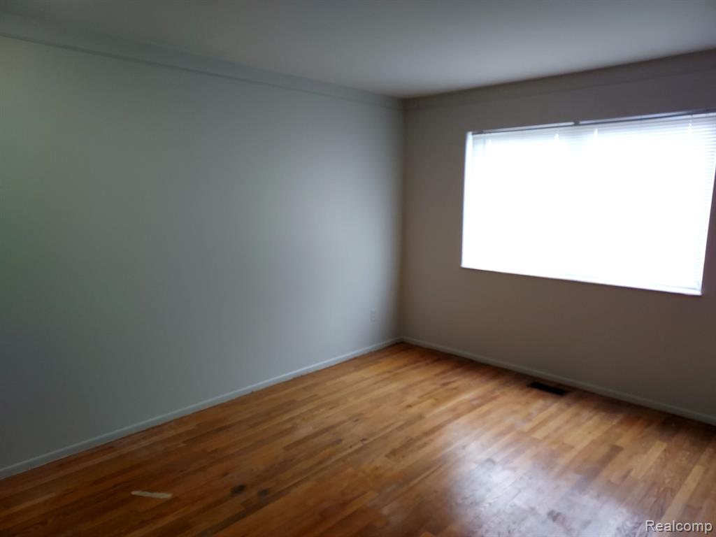 29334 Hoover Road Warren, MI 48093 - Photo 6 of 9