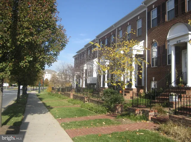 $3,350 | 410 Redland Boulevard, Rockville, MD 20850