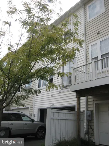 $3,350 | 410 Redland Boulevard, Rockville, MD 20850
