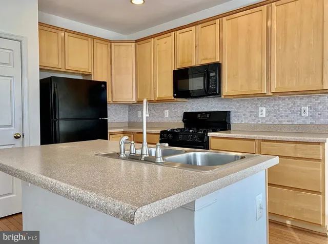 $3,350 | 410 Redland Boulevard, Rockville, MD 20850