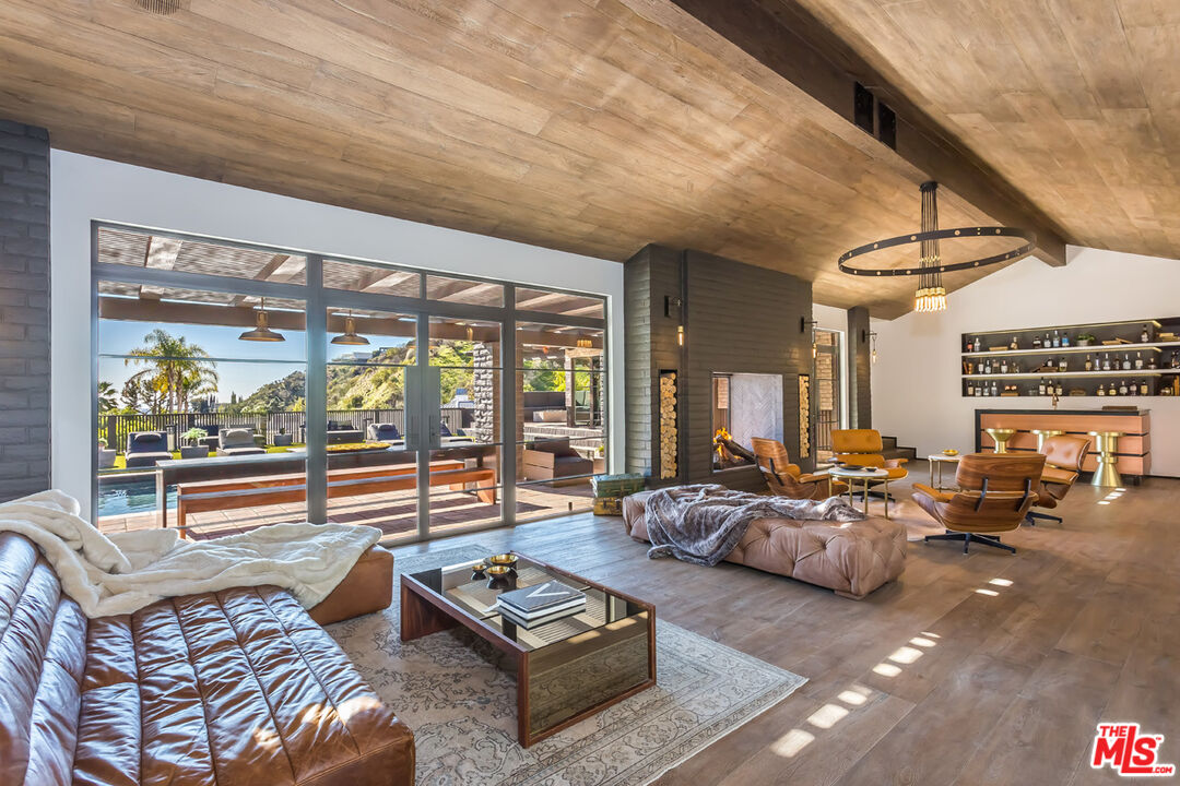 1707 Rising Glen Road Los Angeles, CA 90069 - Photo 12 of 54