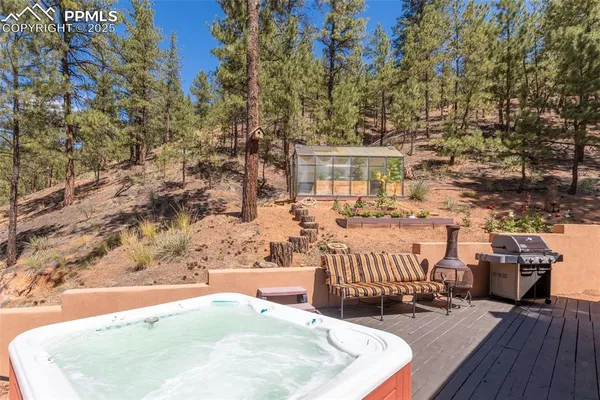 a view of an outdoor space in a backyard