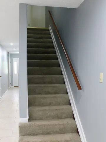 $2,200 | 68 North John Sims Parkway, Valparaiso, FL 32580