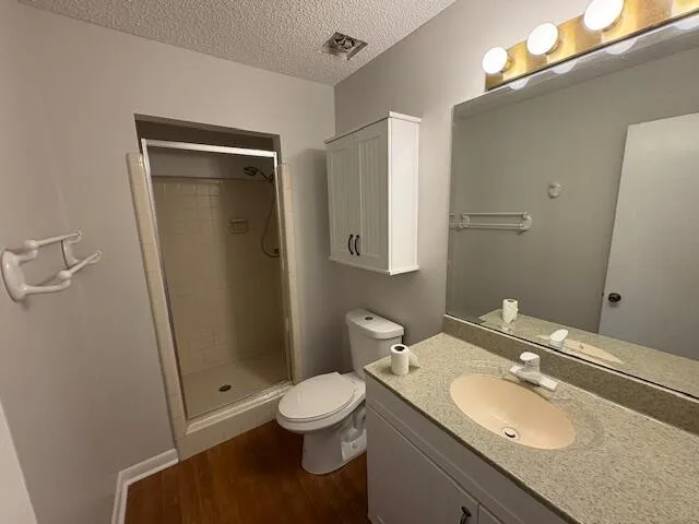 $2,200 | 68 North John Sims Parkway, Valparaiso, FL 32580