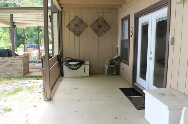 $2,200 | 68 North John Sims Parkway, Valparaiso, FL 32580