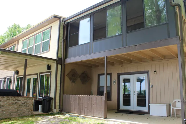 $2,200 | 68 North John Sims Parkway, Valparaiso, FL 32580