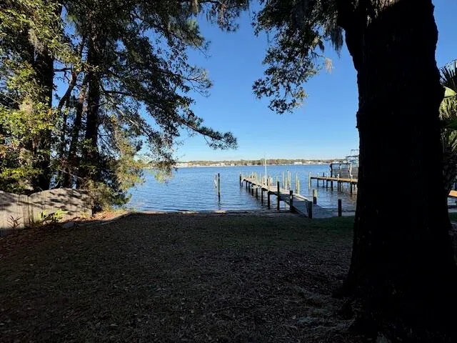 $2,200 | 68 North John Sims Parkway, Valparaiso, FL 32580