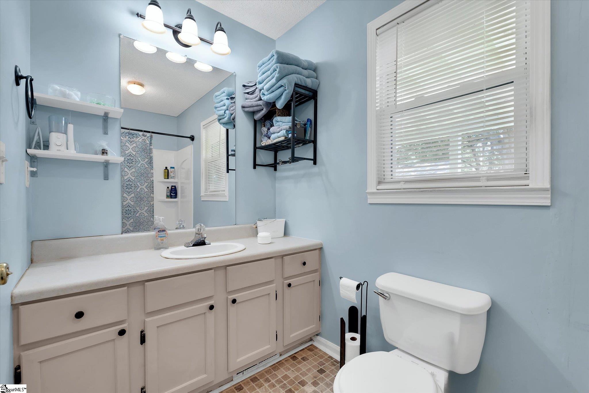 203 Phillips Avenue Easley, SC 29640 - Photo 15 of 40