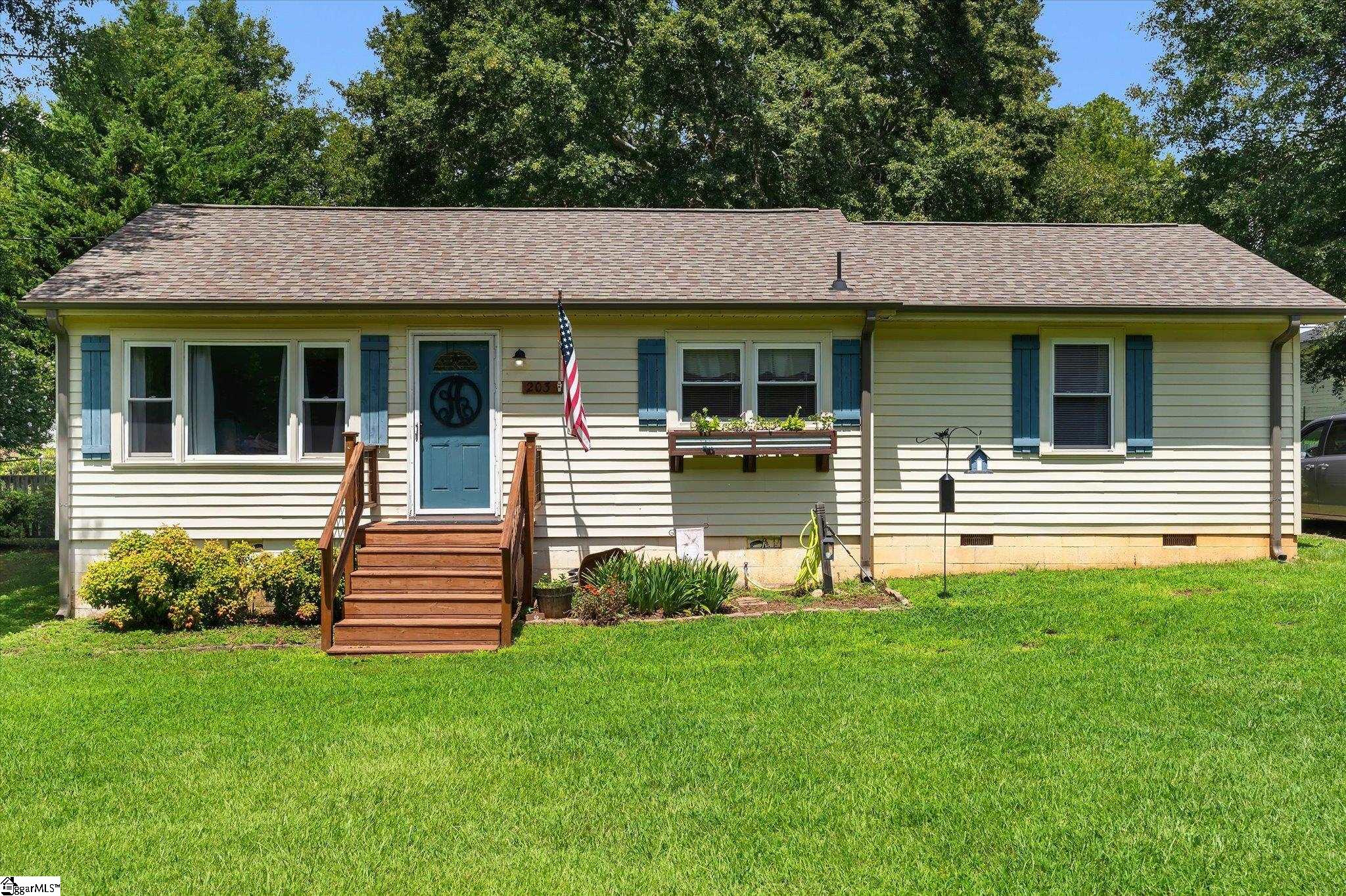 203 Phillips Avenue Easley, SC 29640 - Photo 2 of 40