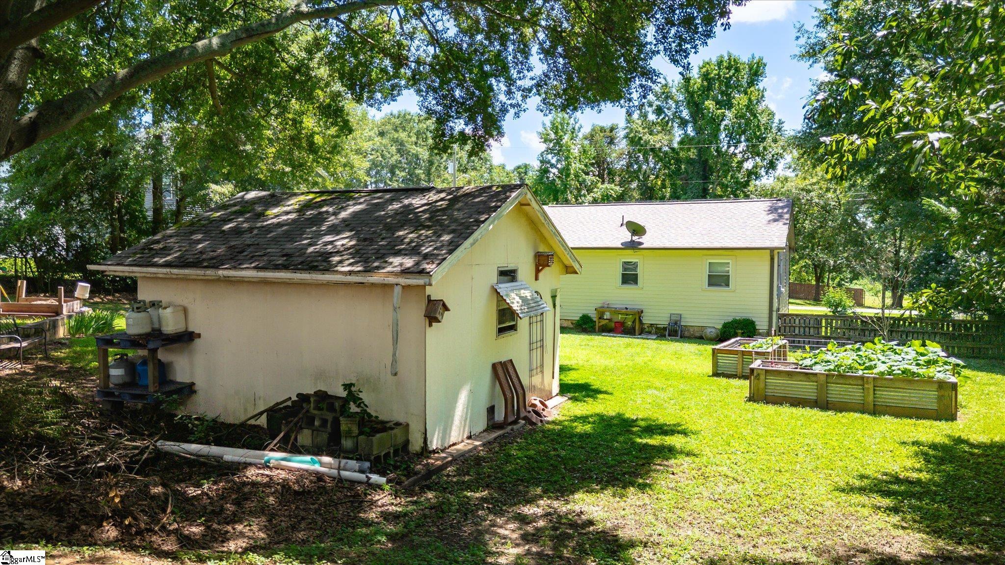 203 Phillips Avenue Easley, SC 29640 - Photo 28 of 40