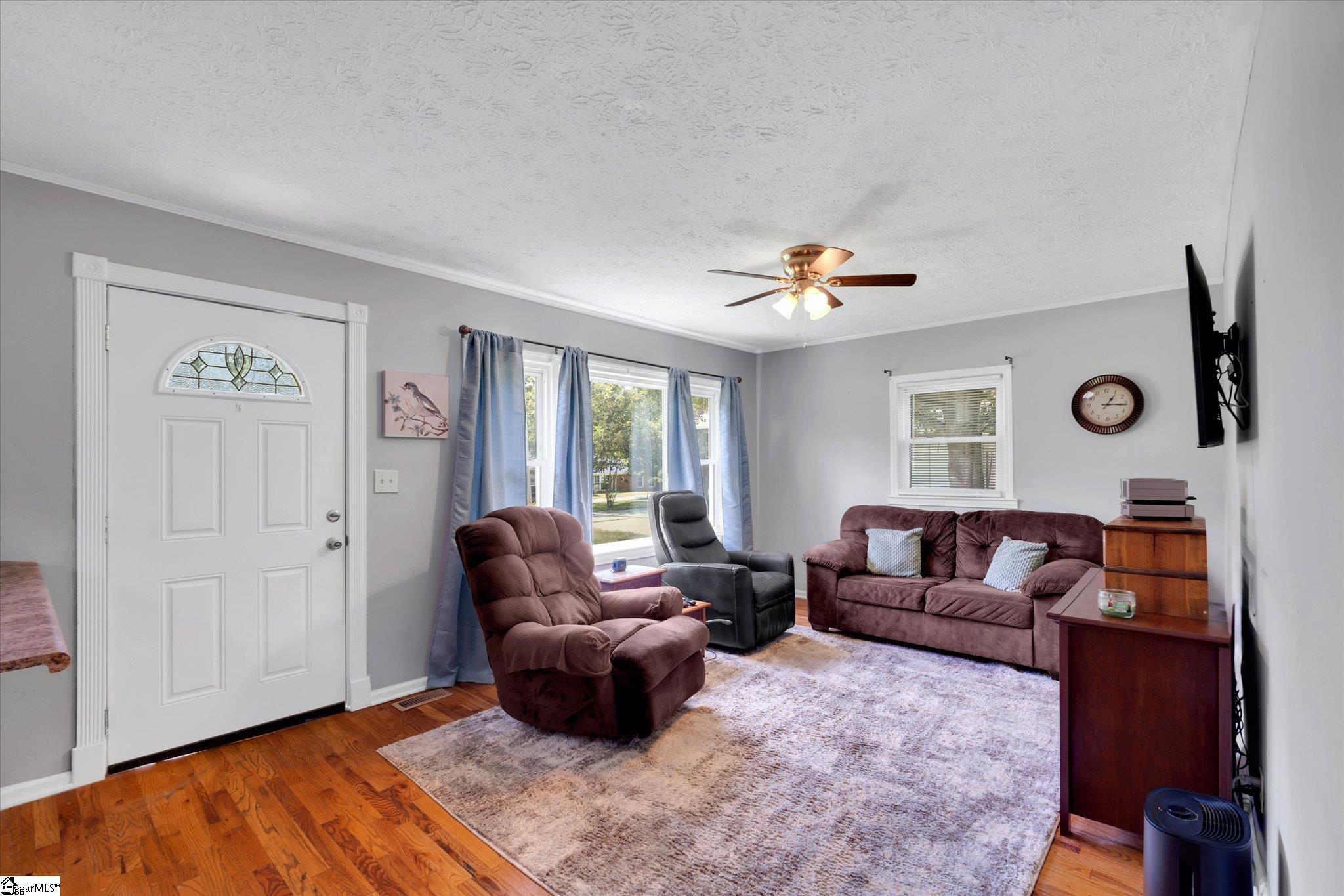 203 Phillips Avenue Easley, SC 29640 - Photo 5 of 40