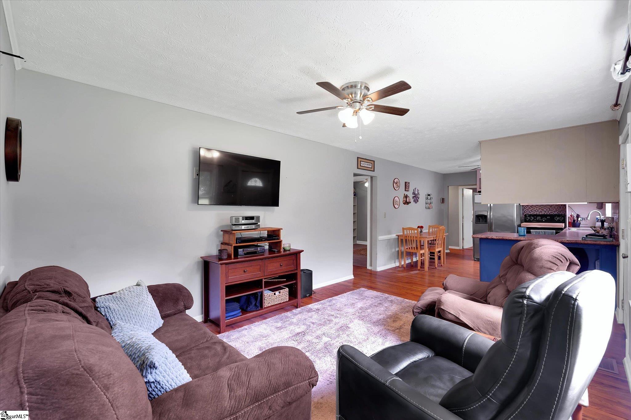 203 Phillips Avenue Easley, SC 29640 - Photo 7 of 40