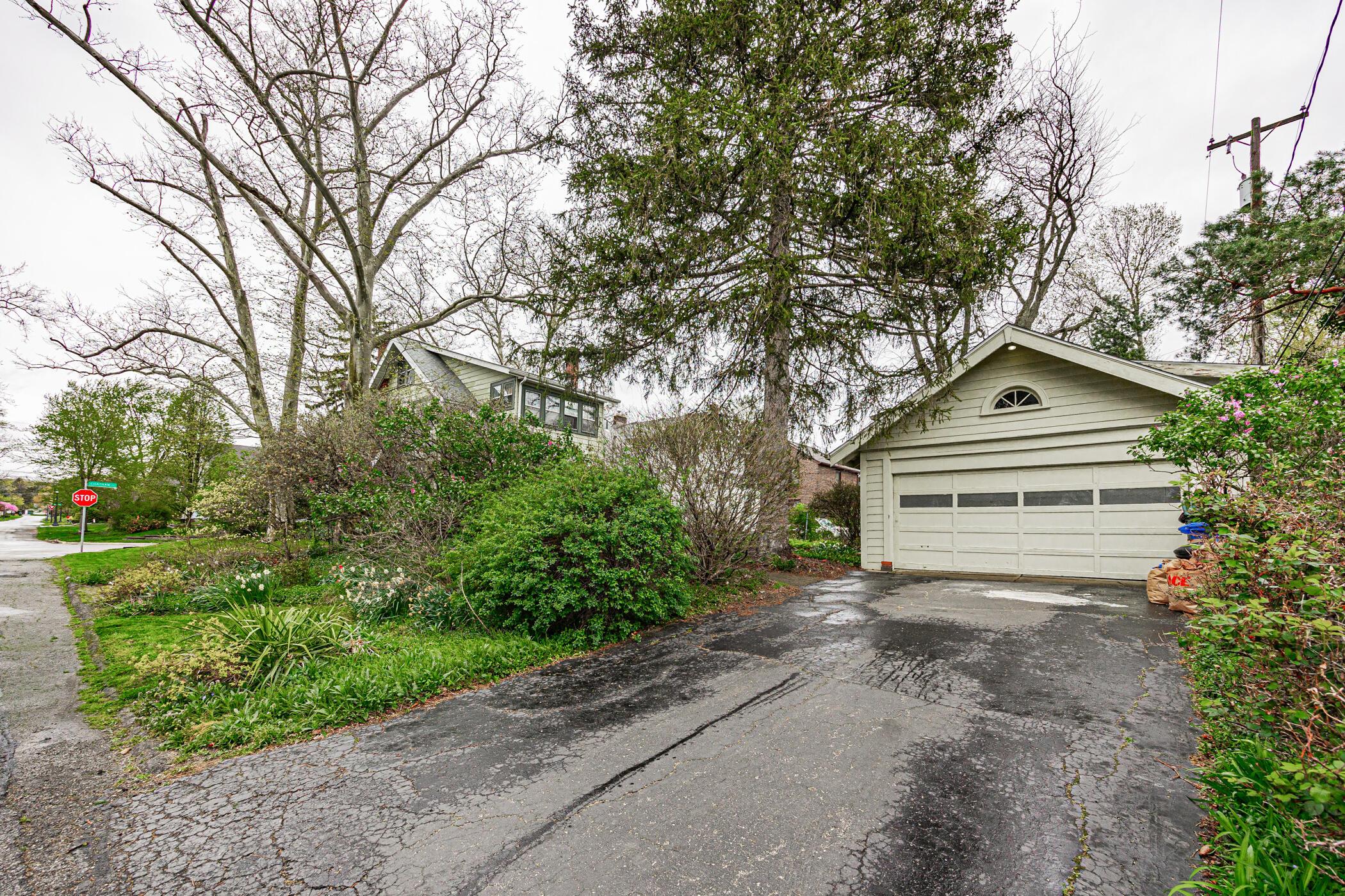 147 Chatham Road Columbus, OH 43214 - Photo 16 of 79 147 Chatham Rd 016