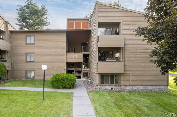 $144,900 | 295 Watertree Drive, De Witt, NY 13057