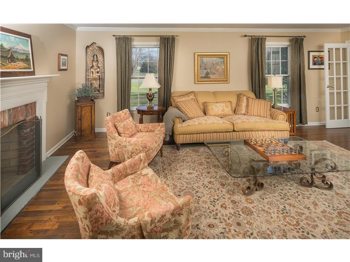 5644 North Deer Run Road Doylestown, PA 18902 - Photo 8 of 24 Living Room