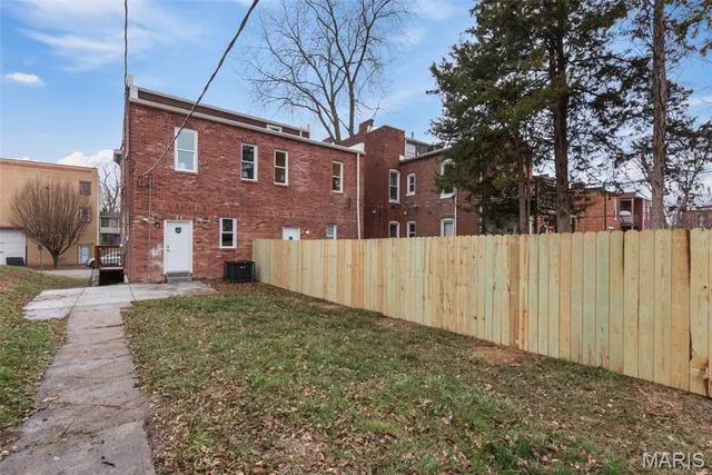 $360,000 | 3332 Wisconsin Avenue, St. Louis, MO 63118