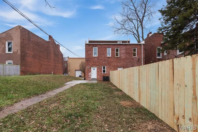 $360,000 | 3332 Wisconsin Avenue, St. Louis, MO 63118