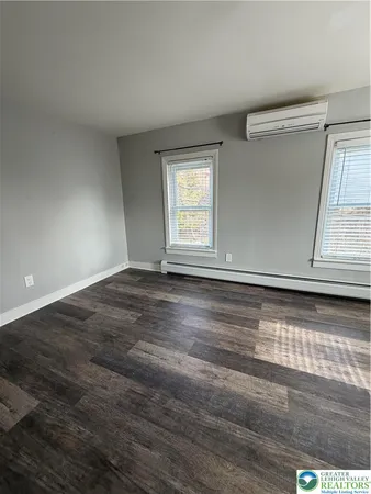 $1,700 | 1006 Sullivan Trail, Unit B, Easton, PA 18040