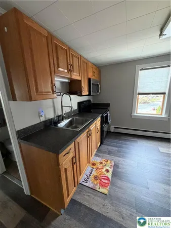$1,700 | 1006 Sullivan Trail, Unit B, Easton, PA 18040