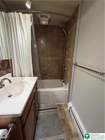 $1,700 | 1006 Sullivan Trail, Unit B, Easton, PA 18040