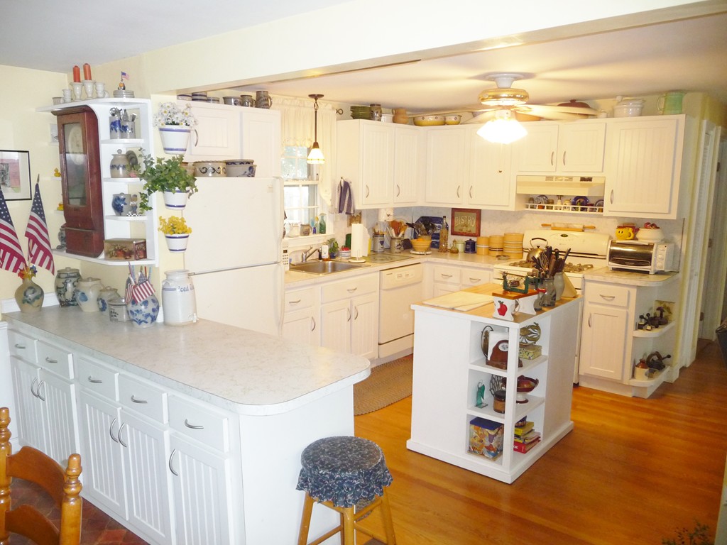 65 Groton Road Chelmsford, MA 01863 - Photo 4 of 13