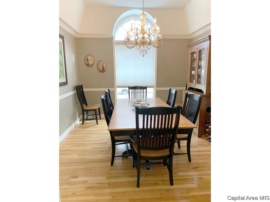 2501 Sage Lane Springfield, IL 62711 - Photo 13 of 35
