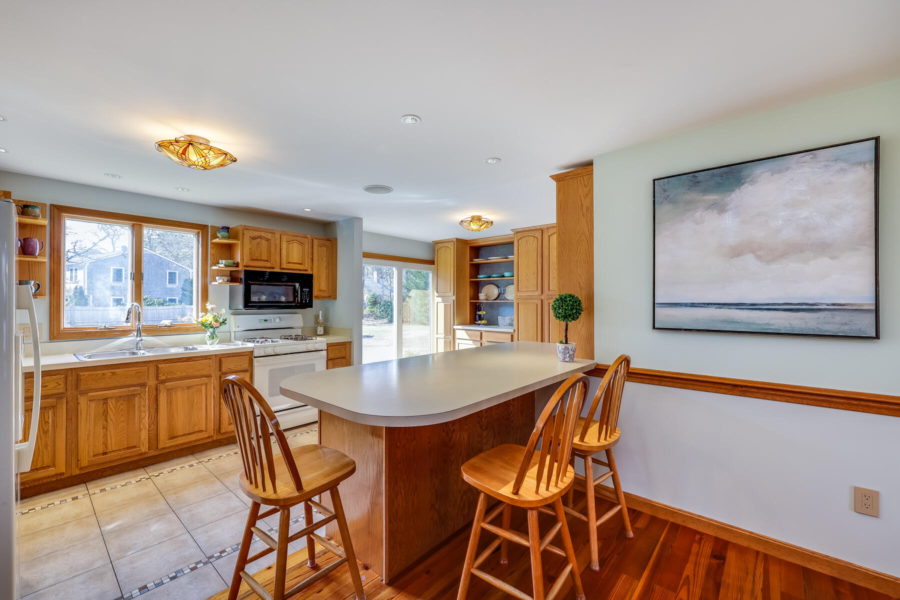 40 Fox Run Road Eastham, MA 02642 - Photo 20 of 71 breakfast bar