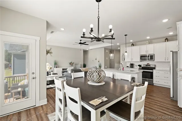 $329,900 | 3920 Windsor Creek Drive, New Albany, IN 47150