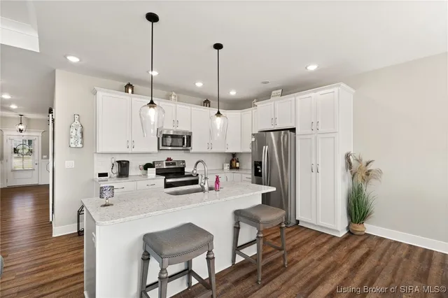 $329,900 | 3920 Windsor Creek Drive, New Albany, IN 47150